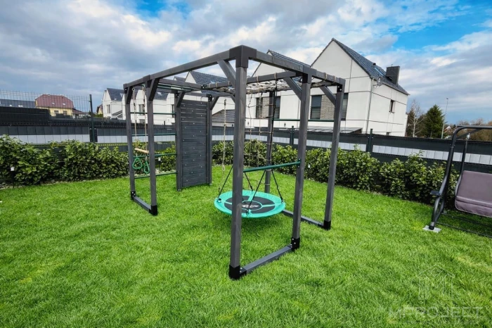 Interaktiver Spielplatz aus Holz