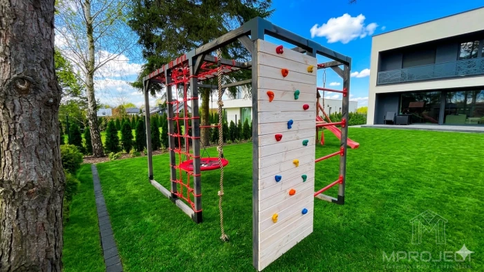 Interaktiver Spielplatz aus Holz