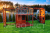 Moderner Spielplatz aus Holz