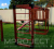 Moderner Spielplatz aus Holz
