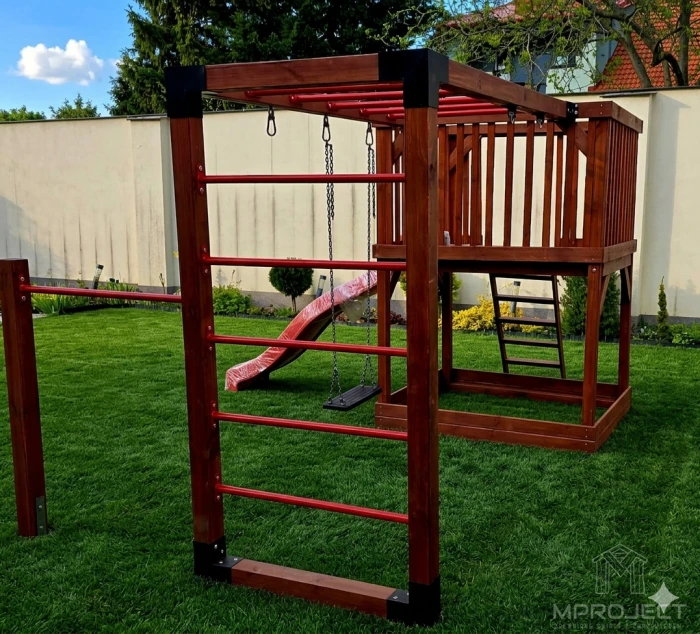 Moderner Spielplatz aus Holz