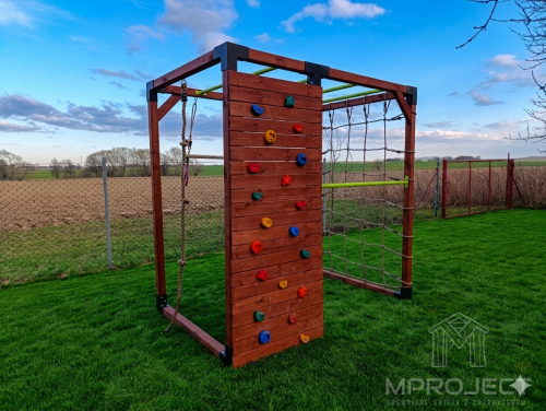 Sensorischer Spielplatz aus Holz