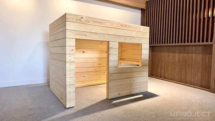 Holz-Spielhaus, Versteck und Rückzugsort fürs Kinderzimmer